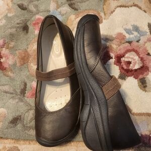 KEENs Brown Leather Slip On's